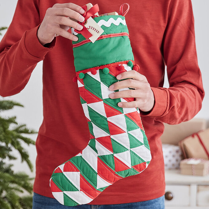 ideas_how-to-quilt-a-christmas-stocking-step-14.jpg?sw=680&q=85