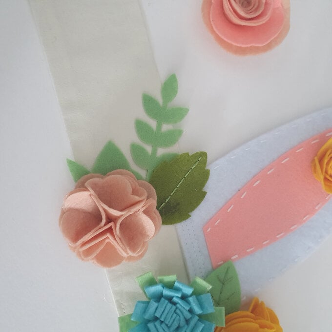 cricut-how-to-make-a-floral-headband-step13.jpg?sw=680&q=85