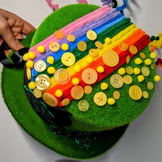 how-to-make-a-st-patricks-day-hat_step-6a.jpg?sw=680&q=85