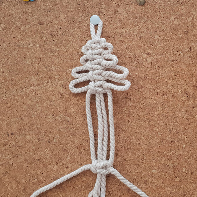 cricut-how-to-make-personalised-christmas-stockings-macrame-tree-step-4h.jpg?sw=680&q=85