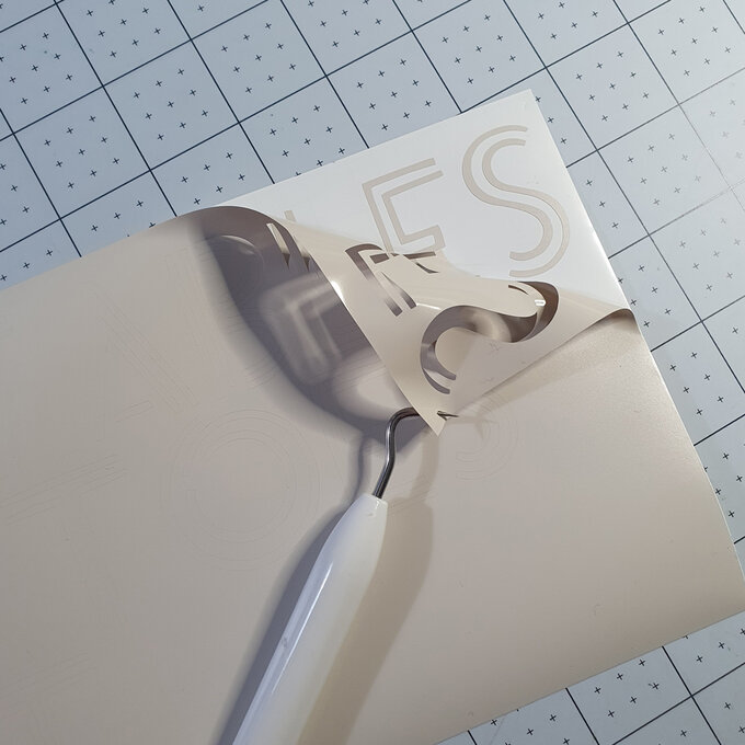 how-to-personalise-a-trolley-for-the-kitchen-with-cricut---picture-14a.jpg?sw=680&q=85