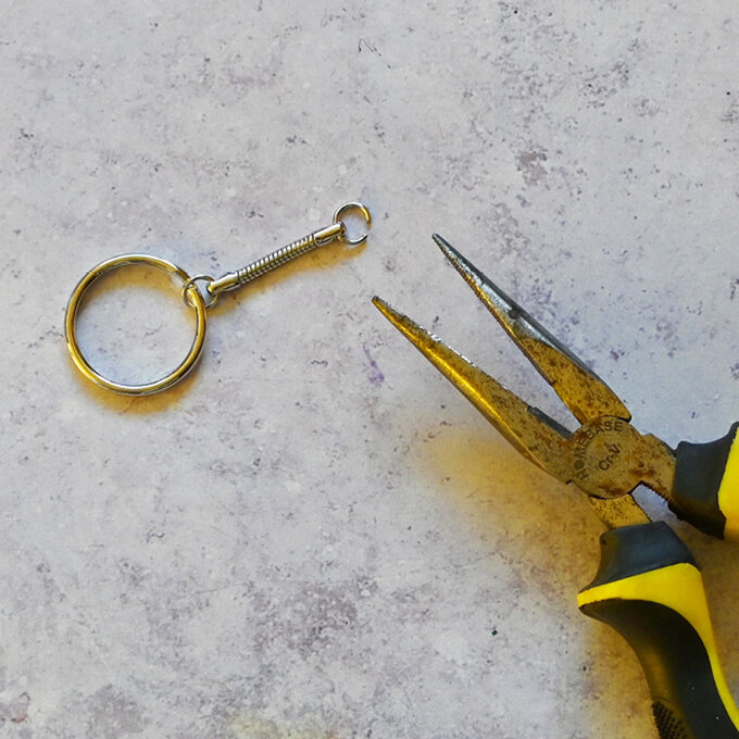 how_to_make_friendship_keyrings_9.jpg?sw=680&q=85