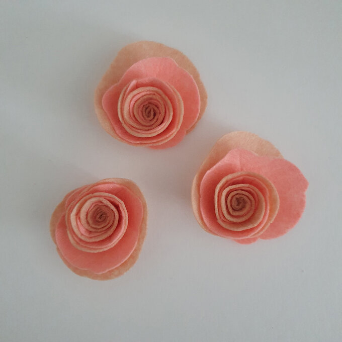 cricut-how-to-make-a-floral-headband-step8.4.jpg?sw=680&q=85