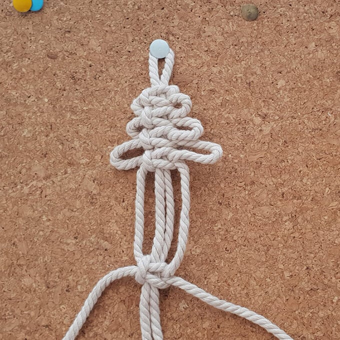 cricut-how-to-make-personalised-christmas-stockings-macrame-tree-step-4f.jpg?sw=680&q=85