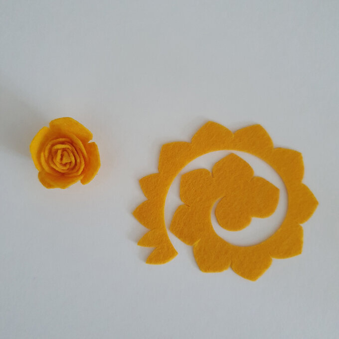 cricut-how-to-make-a-floral-headband-step7.1.jpg?sw=680&q=85