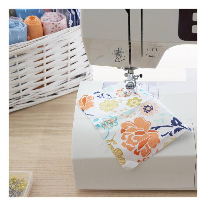 Hobbycraft 100S Computerised Sewing Machine image number 6