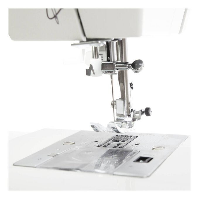 Hobbycraft 100S Computerised Sewing Machine image number 4